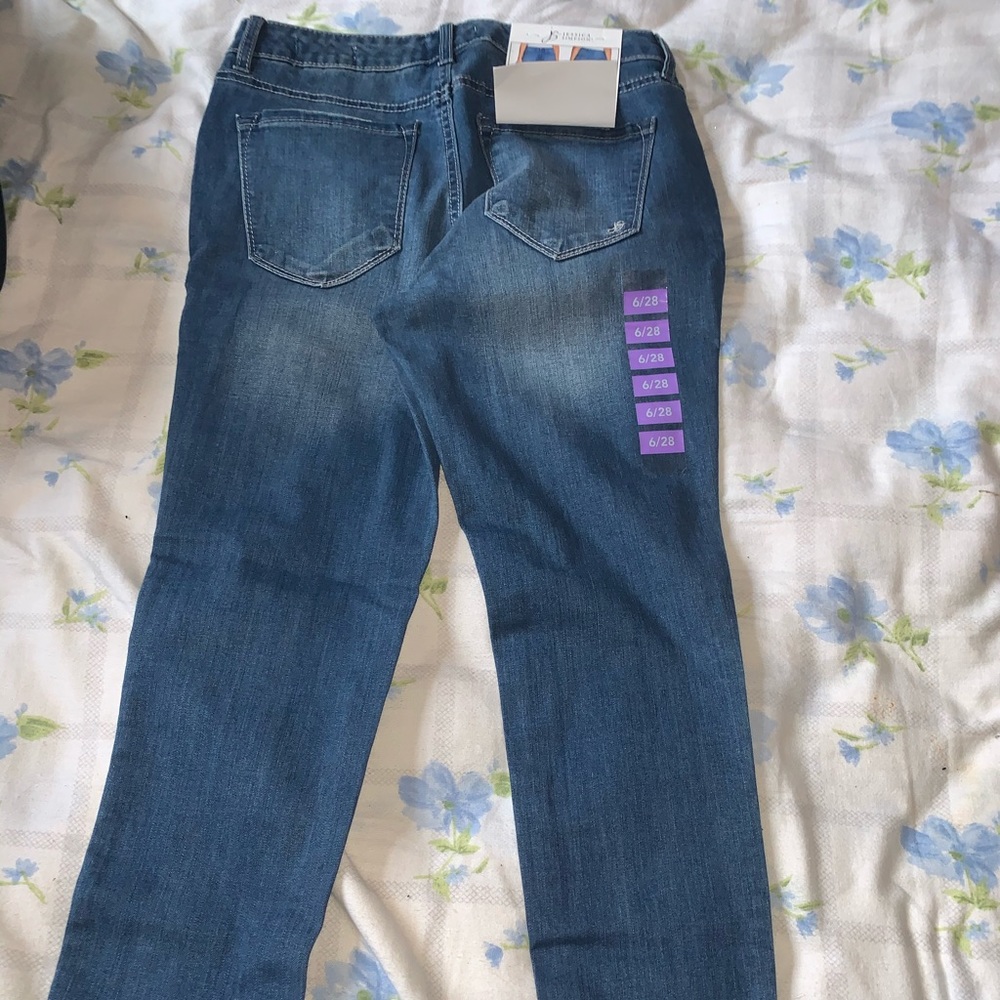 Medium wash jeans size 6/28